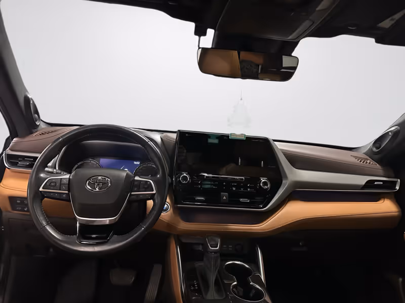 2022 Toyota Highlander Platinum
