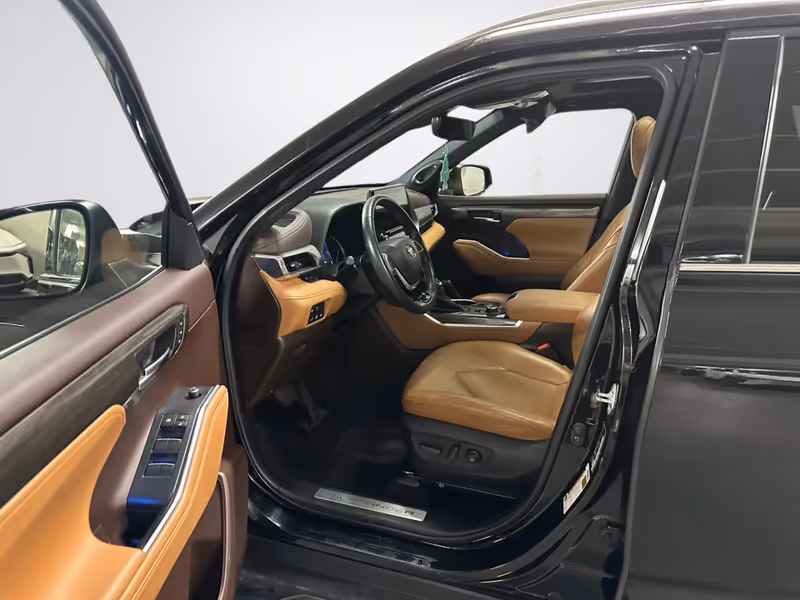 2022 Toyota Highlander Platinum