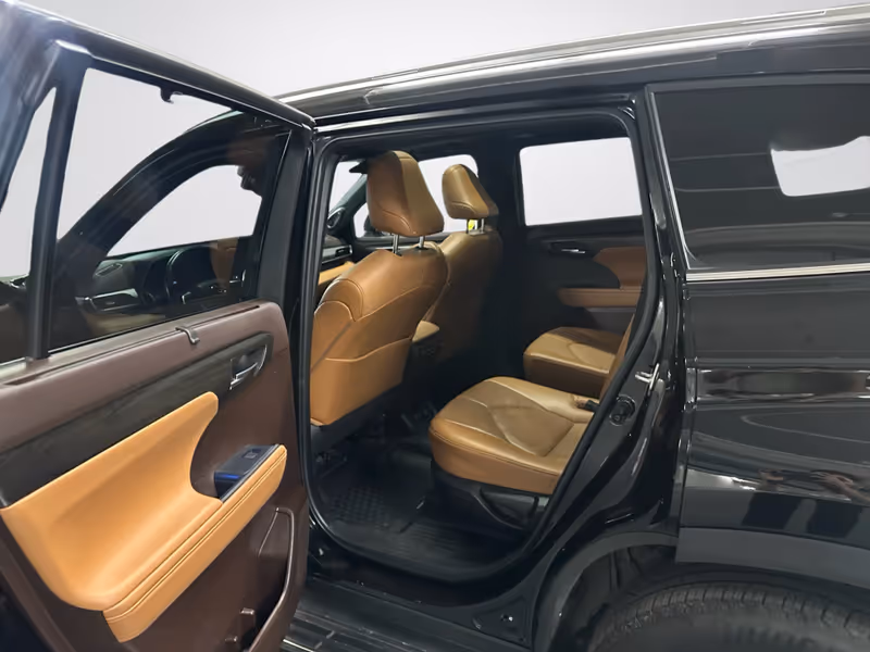 2022 Toyota Highlander Platinum