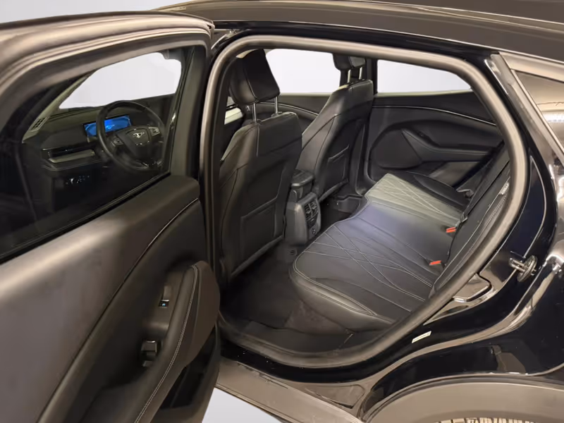 2022 Ford Mustang Mach-E Select