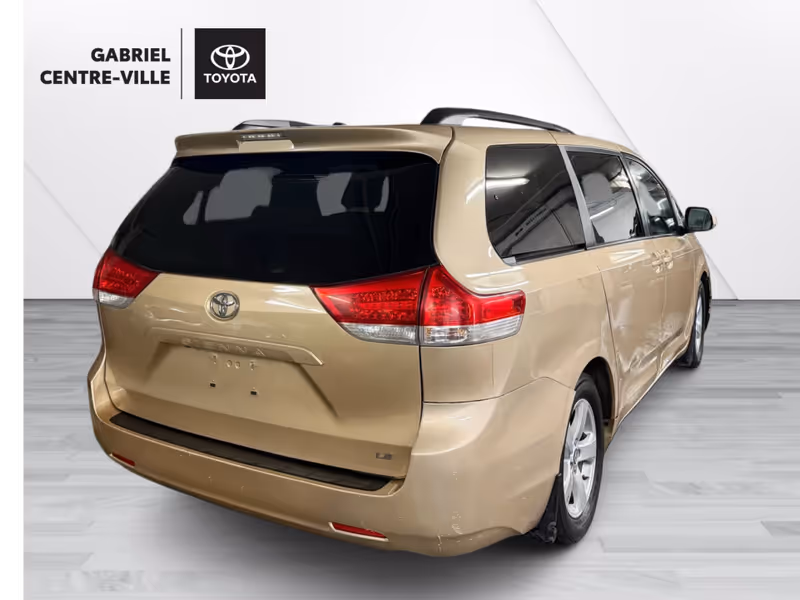 2011 Toyota Sienna LE