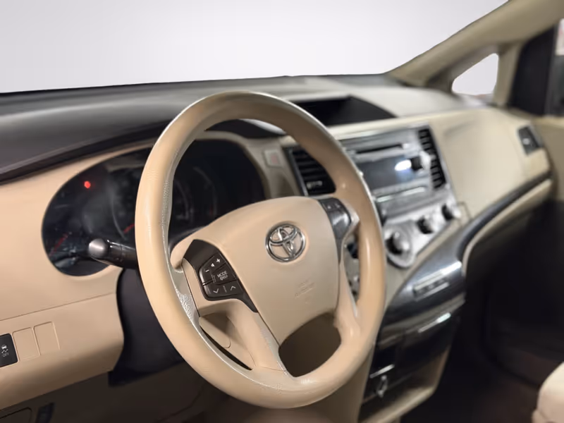 2011 Toyota Sienna LE