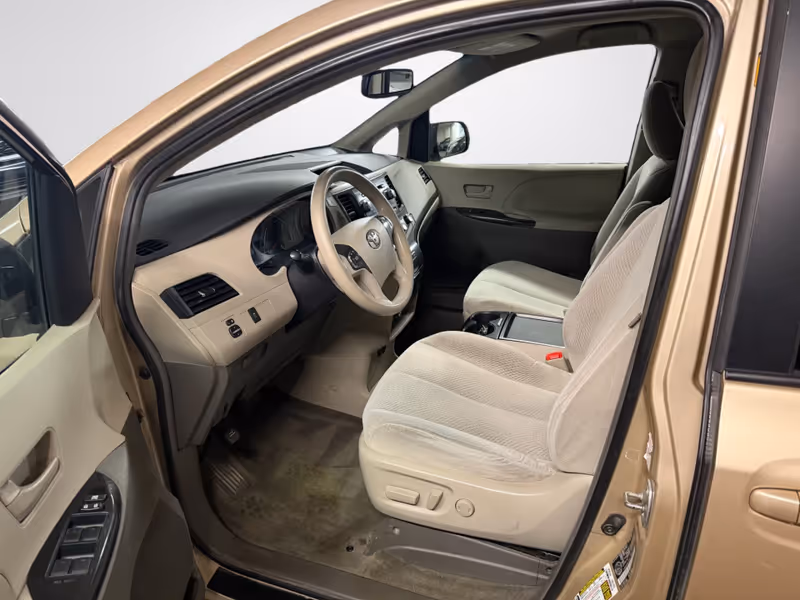 2011 Toyota Sienna LE