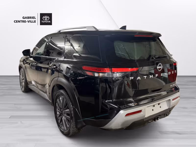 2022 Nissan Pathfinder SL