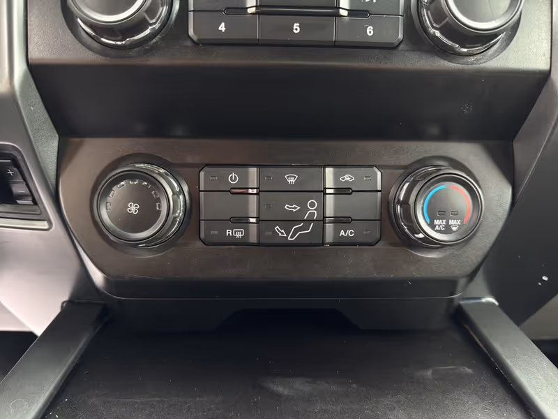 2022 Ford Super Duty F-350 SRW XLT