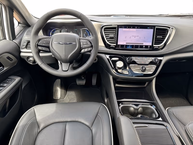 2024 Chrysler Pacifica Hybrid Premium S Appearance