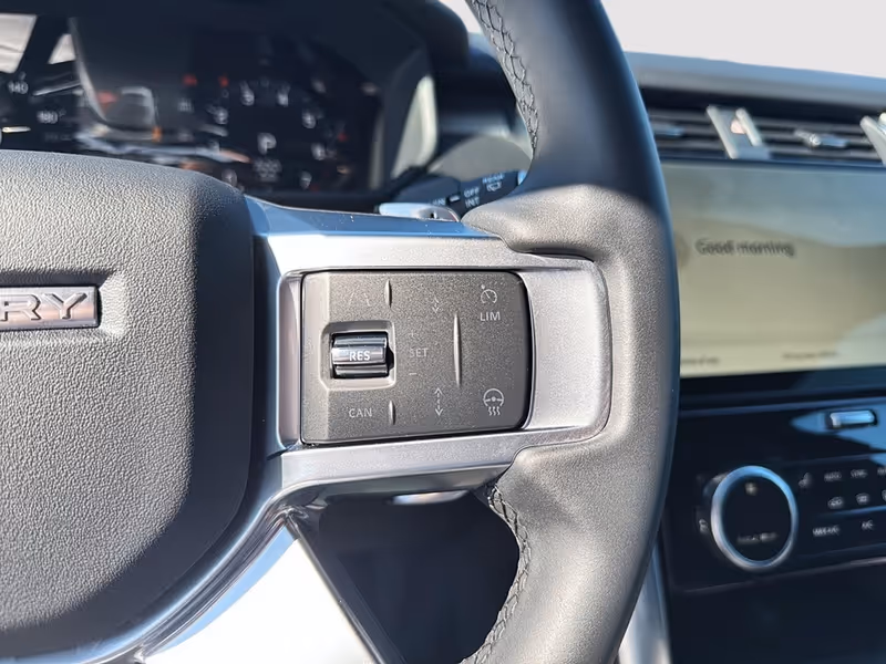 2024 Land Rover Discovery Dynamic SE