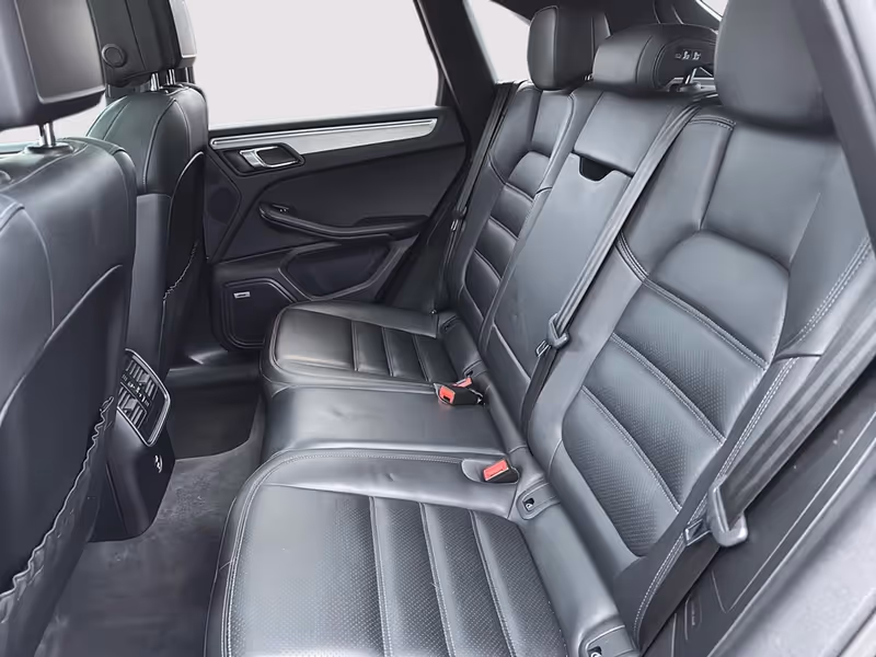 2020 Porsche Macan Turbo