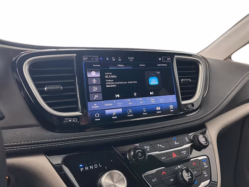 2023 Chrysler Pacifica Hybrid Touring L