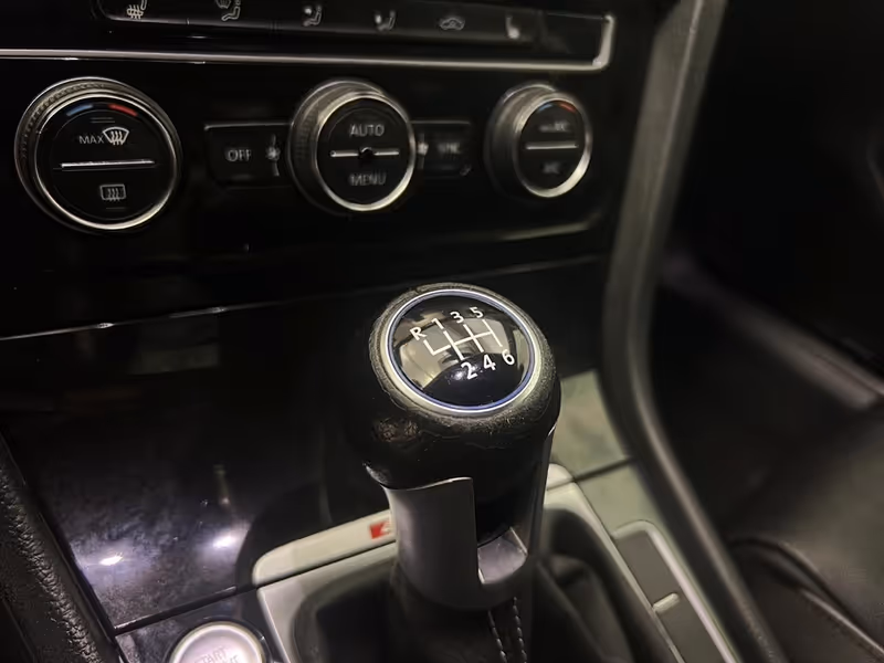 2018 Volkswagen Golf R 2.0T Manual w/DCC/Nav