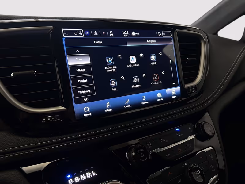 2026 Chrysler Pacifica Select