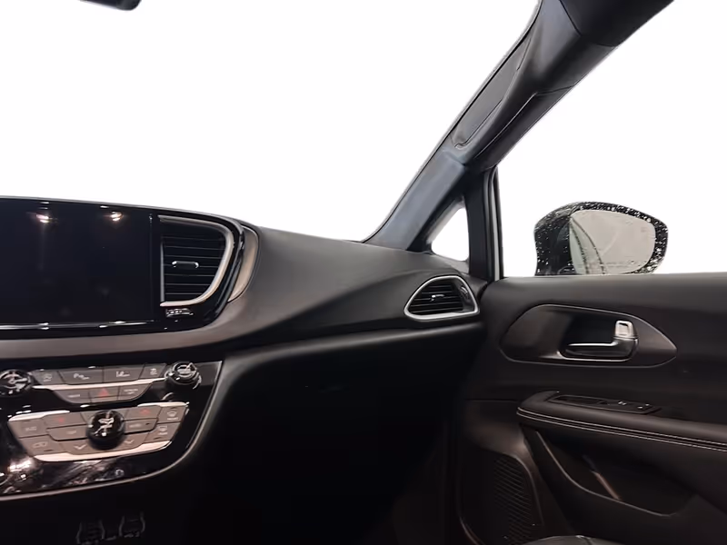 2025 Chrysler Grand Caravan SXT