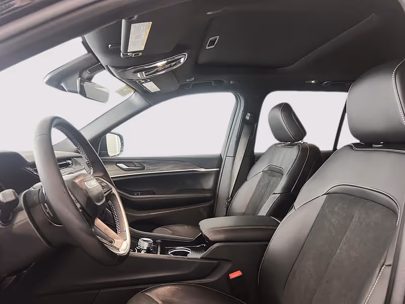 2026 Jeep Grand Cherokee Altitude