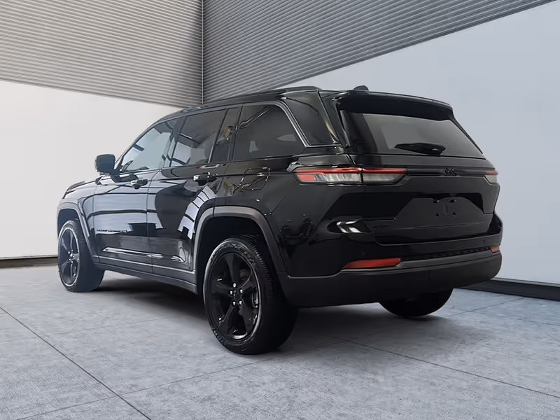 2026 Jeep Grand Cherokee Altitude