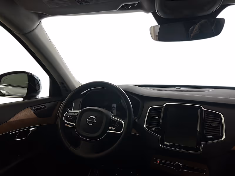 2023 Volvo XC90 Plus Dark Theme