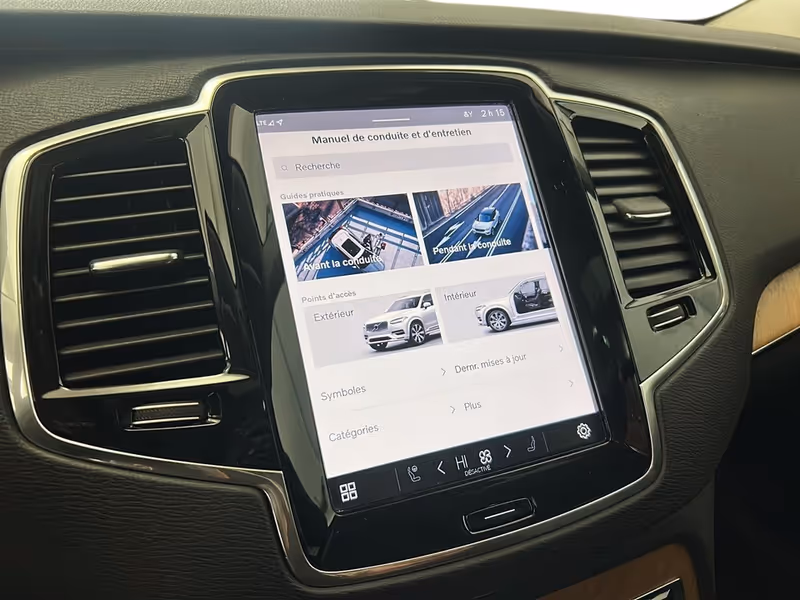 2023 Volvo XC90 Plus Dark Theme