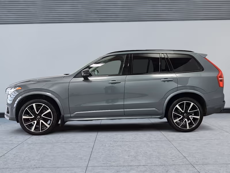 2023 Volvo XC90 Plus Dark Theme