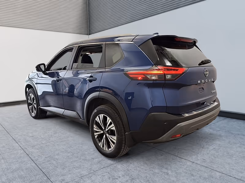 2023 Nissan Rogue SV Moonroof