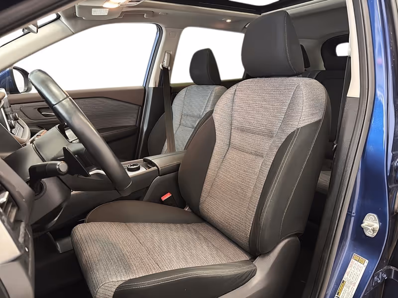 2023 Nissan Rogue SV Moonroof