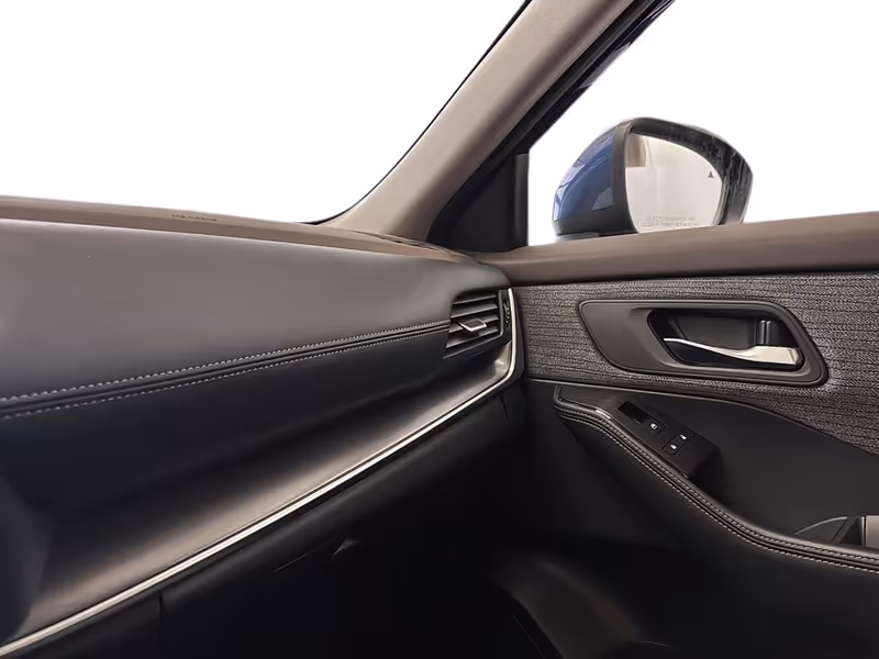 2023 Nissan Rogue SV Moonroof