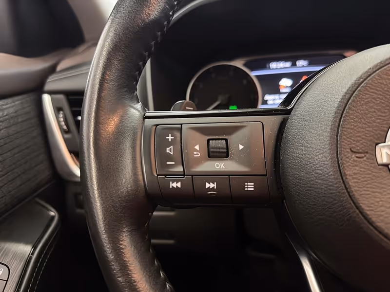 2023 Nissan Rogue SV Moonroof