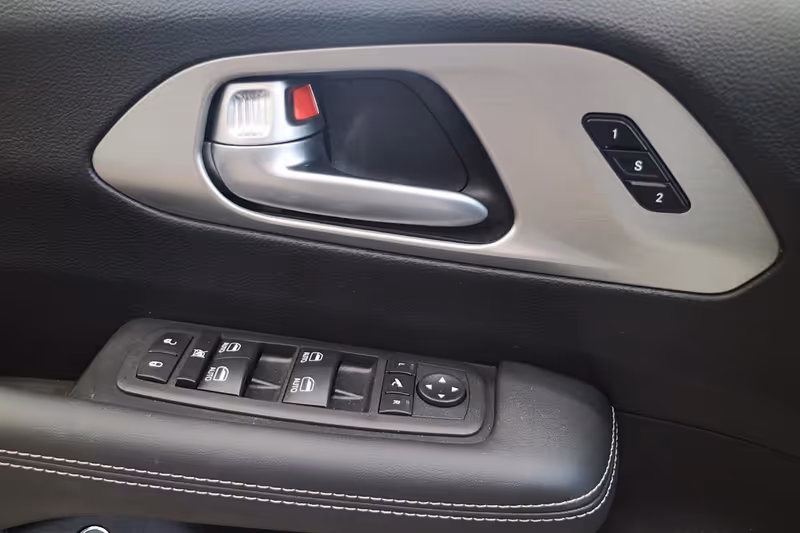 2024 Chrysler Pacifica Hybrid Premium S Appearance