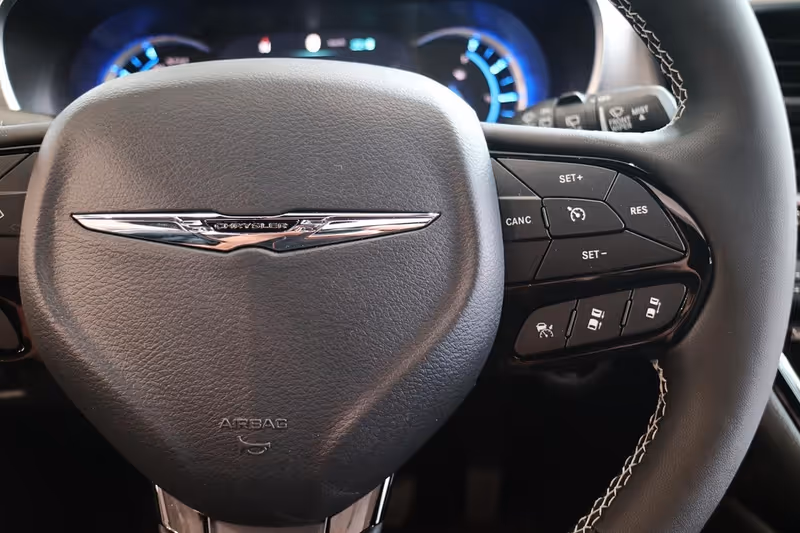 2024 Chrysler Pacifica Hybrid Premium S Appearance