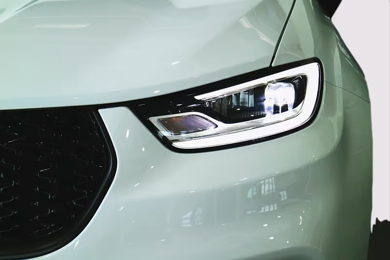 2024 Chrysler Pacifica Hybrid Premium S Appearance