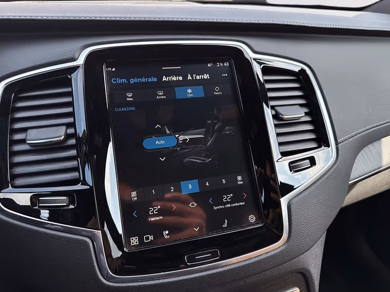2023 Volvo XC90 Ultimate Bright Theme
