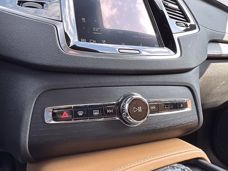 2023 Volvo XC90 Ultimate Bright Theme