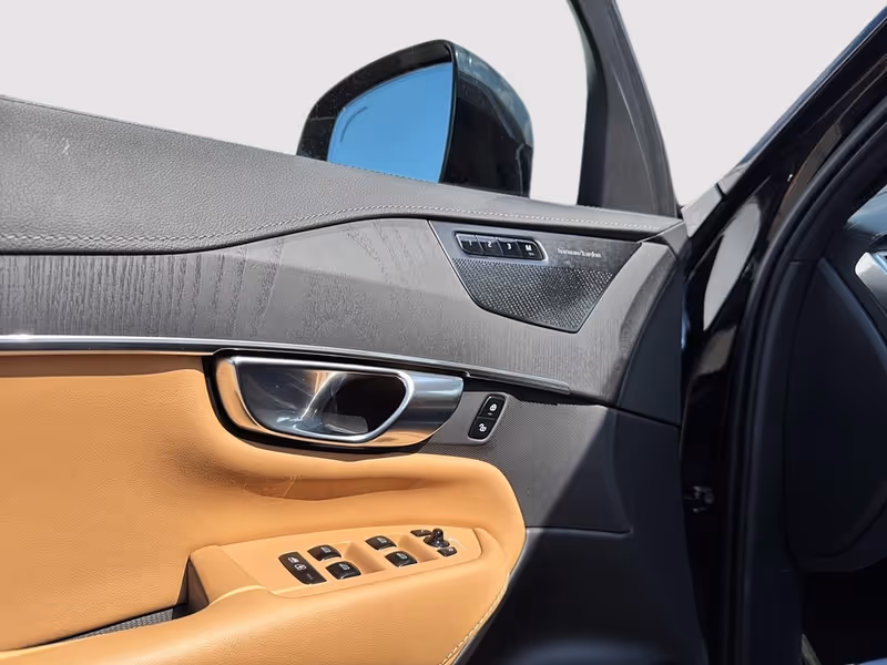 2023 Volvo XC90 Ultimate Bright Theme