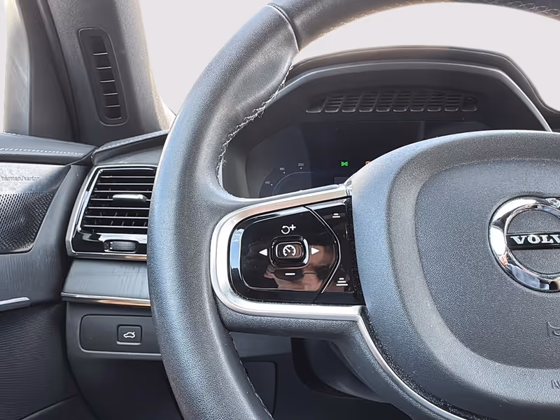 2023 Volvo XC90 Ultimate Bright Theme