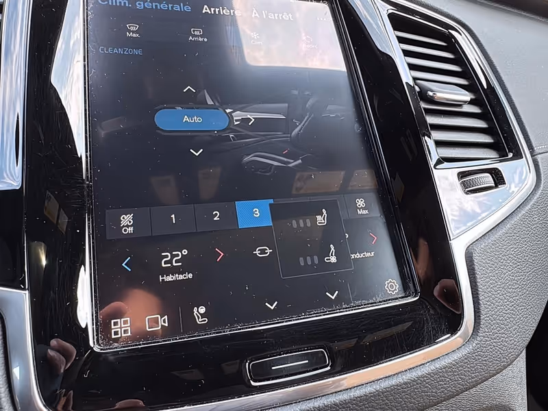 2023 Volvo XC90 Ultimate Bright Theme