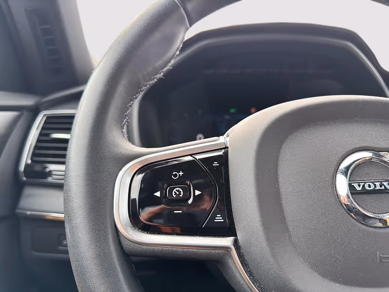 2023 Volvo XC90 Ultimate Bright Theme