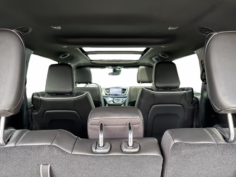 2024 Chrysler Pacifica Hybrid Premium S Appearance