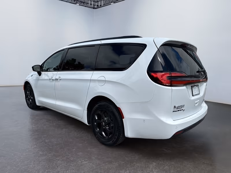 2024 Chrysler Pacifica Hybrid Premium S Appearance