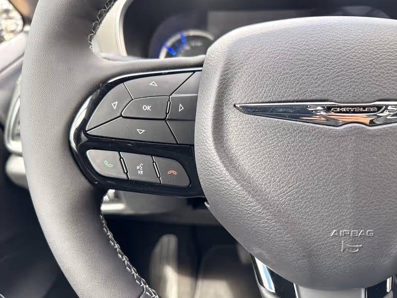 2024 Chrysler Pacifica Hybrid Premium S Appearance