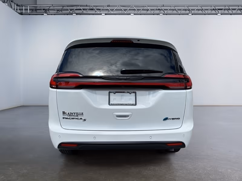 2024 Chrysler Pacifica Hybrid Premium S Appearance
