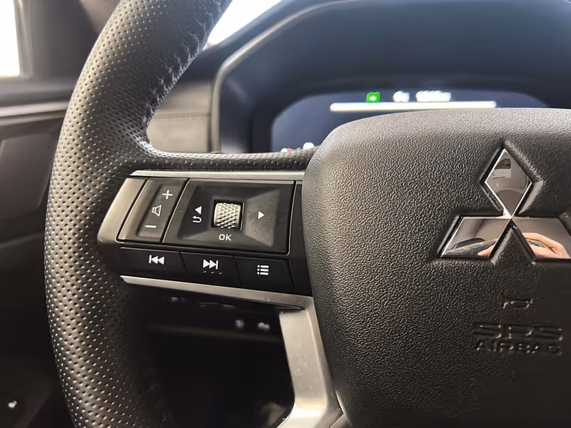 2025 Mitsubishi Outlander Plug-In Hybrid