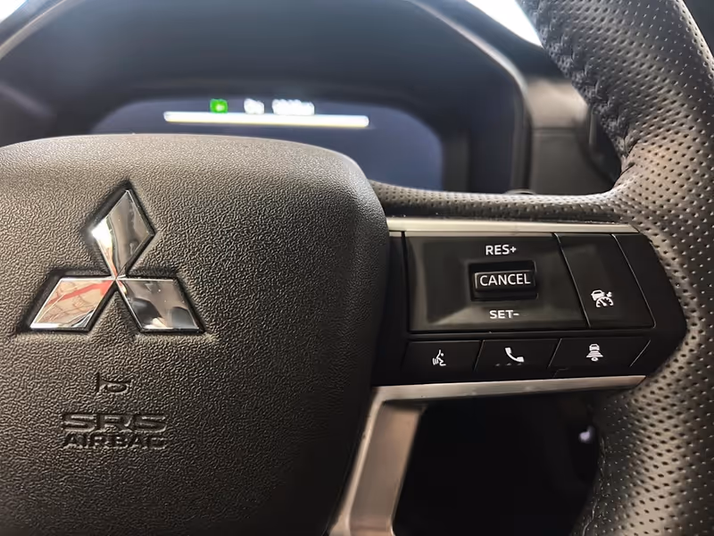 2025 Mitsubishi Outlander Plug-In Hybrid