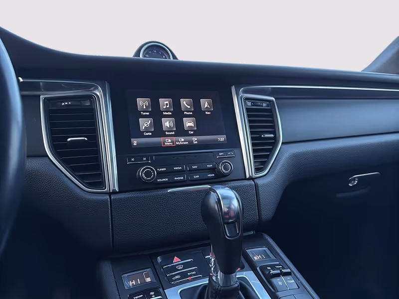 2018 Porsche Macan Sport Edition