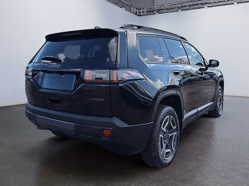 2026 Jeep Cherokee Laredo