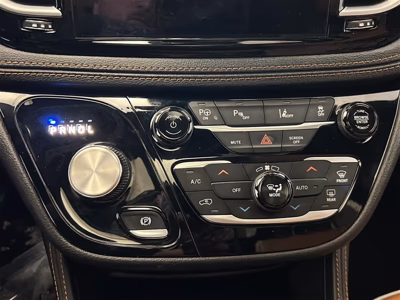 2023 Chrysler Pacifica Hybrid Pinnacle