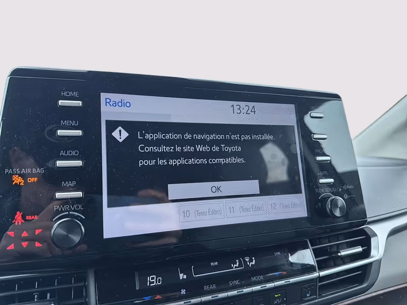 2022 Toyota Sienna LE