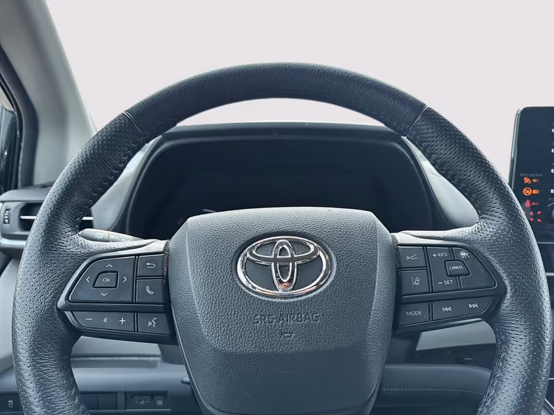 2022 Toyota Sienna LE