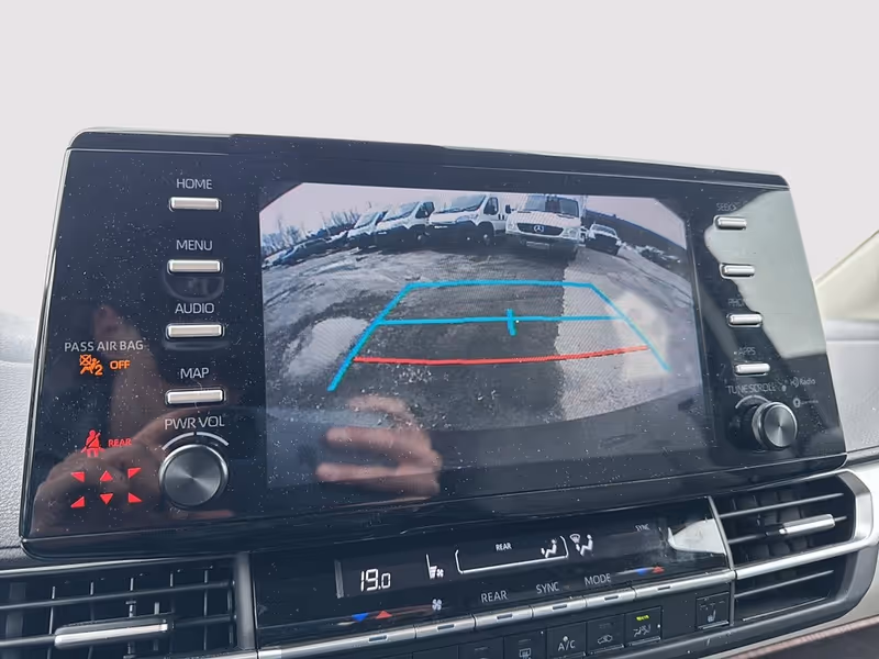 2022 Toyota Sienna LE