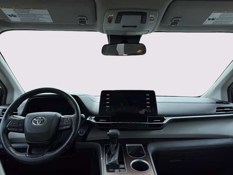 2022 Toyota Sienna LE