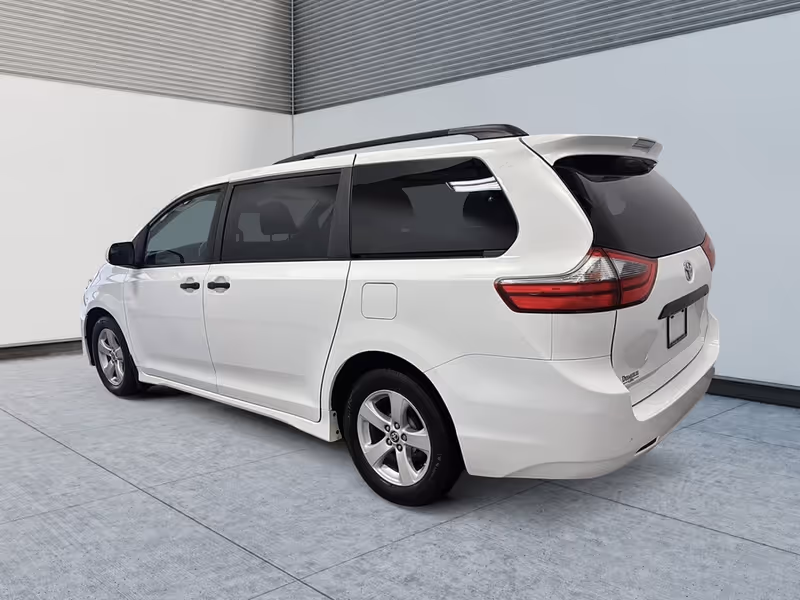 2020 Toyota Sienna CE