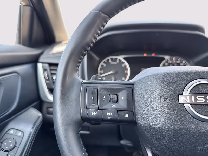 2025 Nissan Rogue SV Moonroof