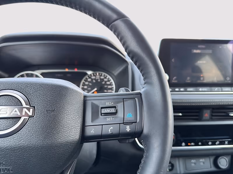 2025 Nissan Rogue SV Moonroof
